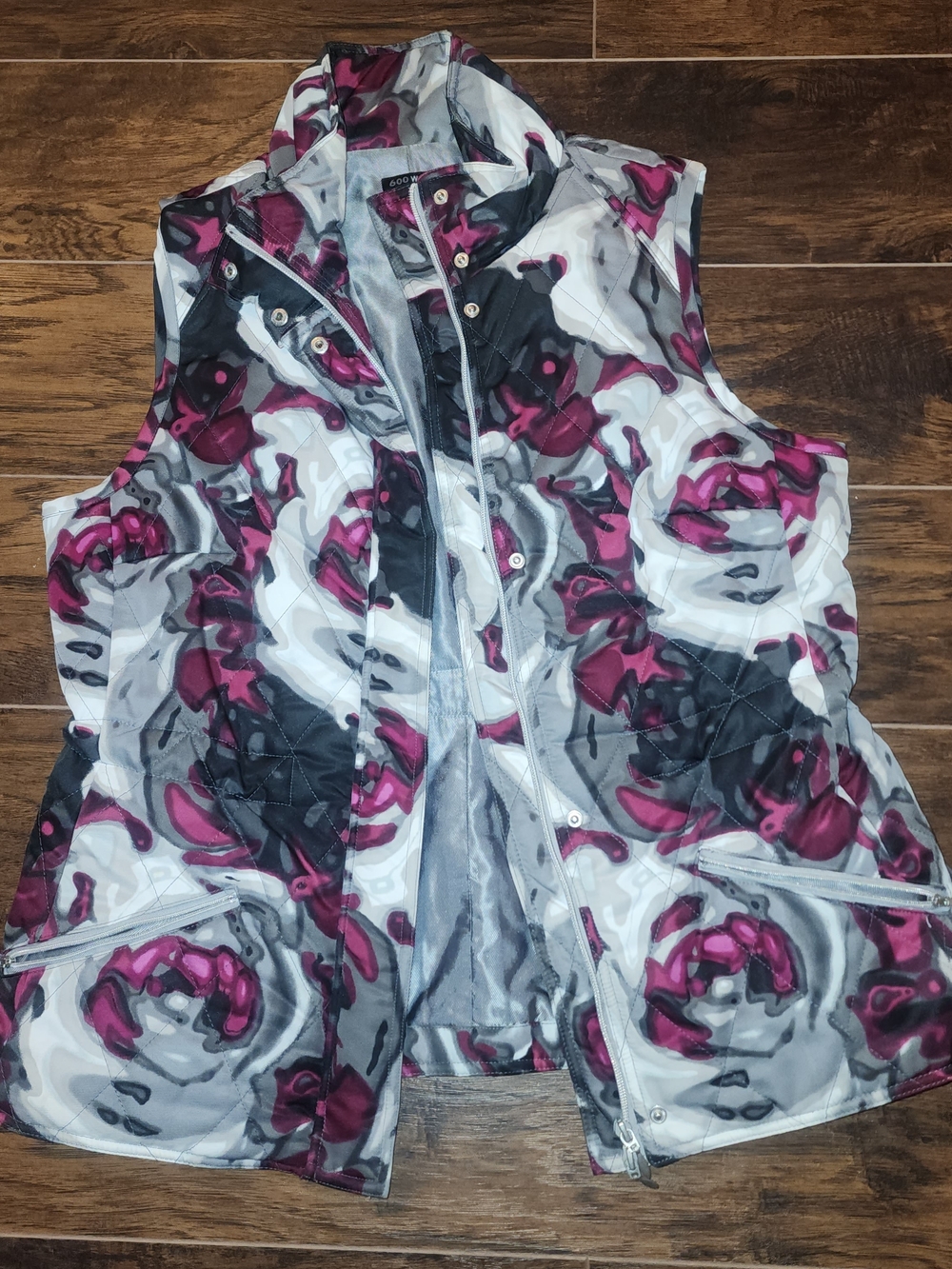 600 West Quilted Floral Print Puffer Vest - Magenta Gray White